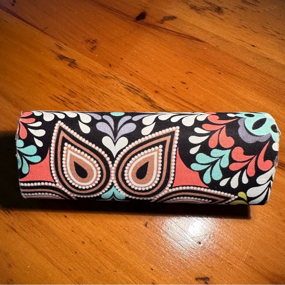 Vera Bradley Glasses Case - Picture 15 of 15